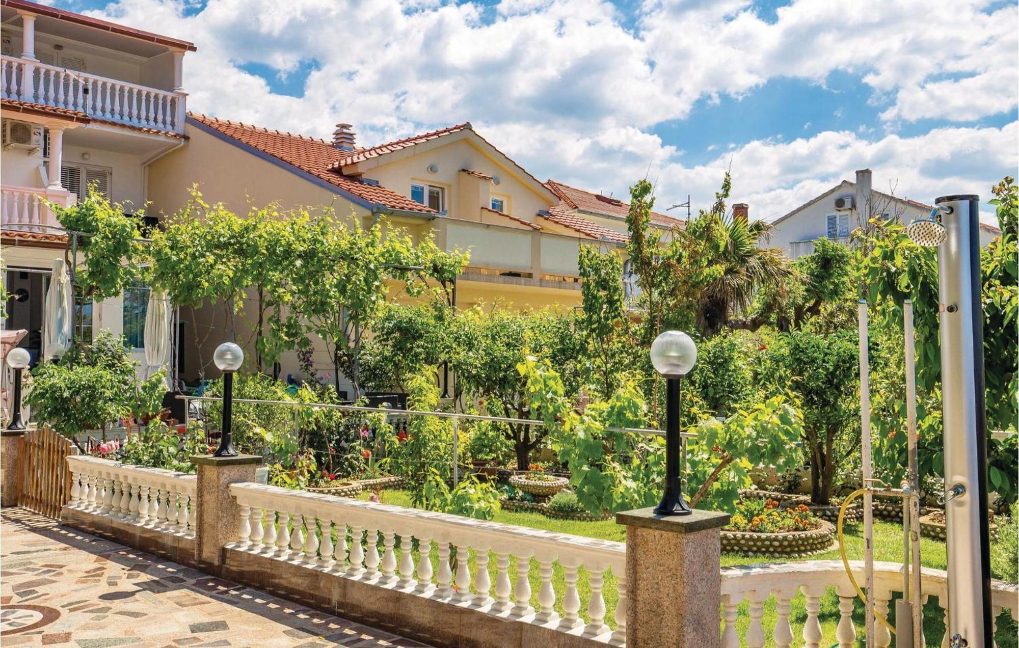 Nice Apartment In Rab With Kitchen Barbat na Rabu Εξωτερικό φωτογραφία