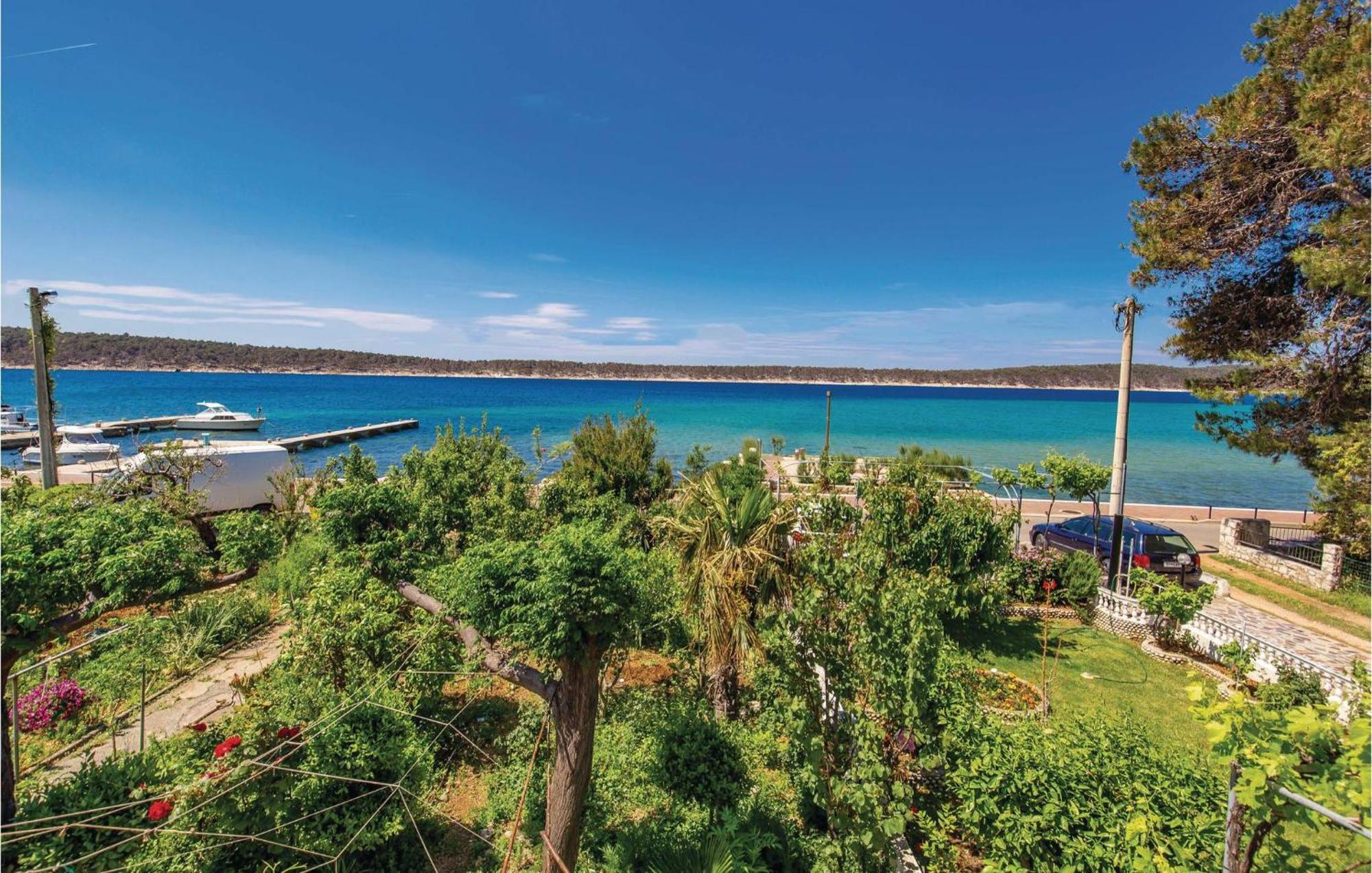 Nice Apartment In Rab With Kitchen Barbat na Rabu Εξωτερικό φωτογραφία