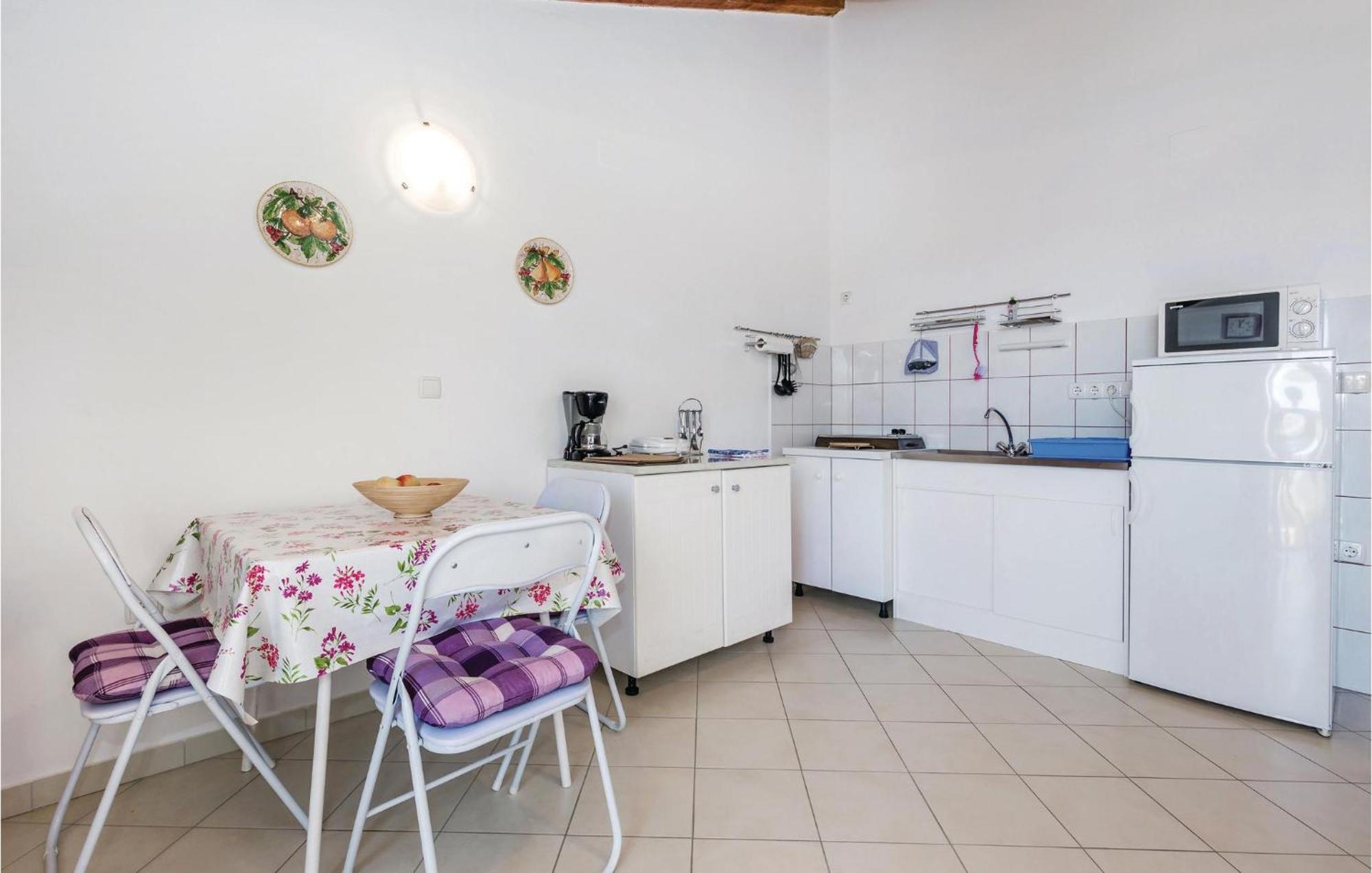 Nice Apartment In Rab With Kitchen Barbat na Rabu Εξωτερικό φωτογραφία